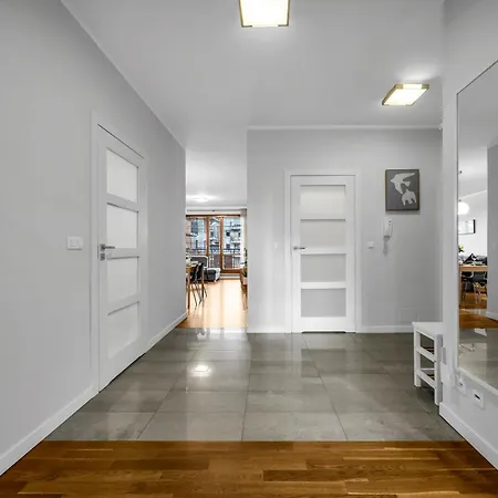 Apartment Wola Prestige - Parking, Balcony - By Rentujemy *