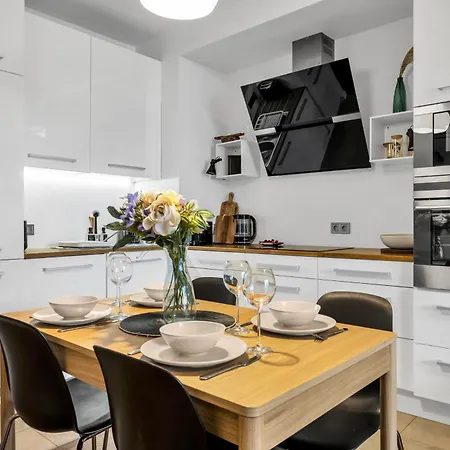 Wola Prestige - Parking, Balcony - By Rentujemy ワルシャワ