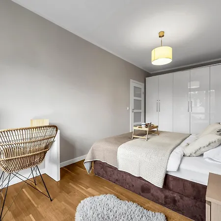 Wola Prestige - Parking, Balcony - By Rentujemy アパート ワルシャワ